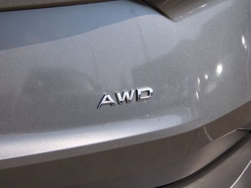 Used 2023 Nissan Rogue S image 9