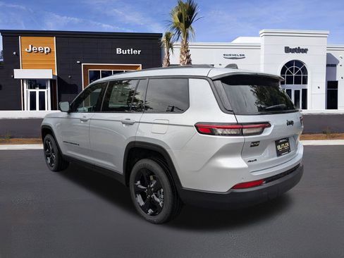 New 2025 Jeep Grand Cherokee L Altitude image 4