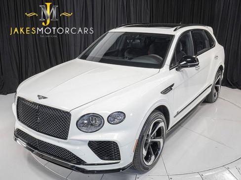 Used 2022 Bentley Bentayga AWD/4WD image 18