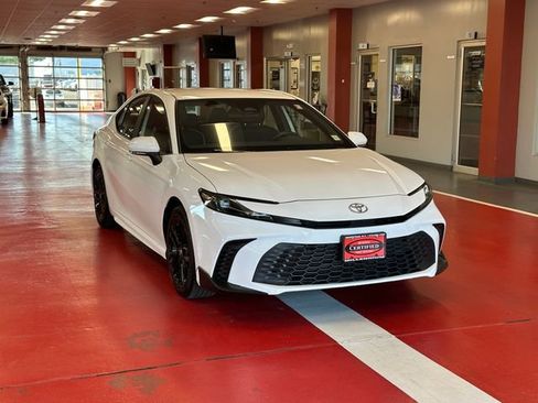 Certified 2025 Toyota Camry SE AWD/4WD image 1