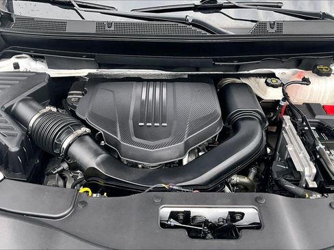 Used 2025 GMC Acadia Elevation FWD image 10