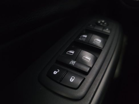 Used 2019 Jeep Cherokee Trailhawk AWD/4WD image 27