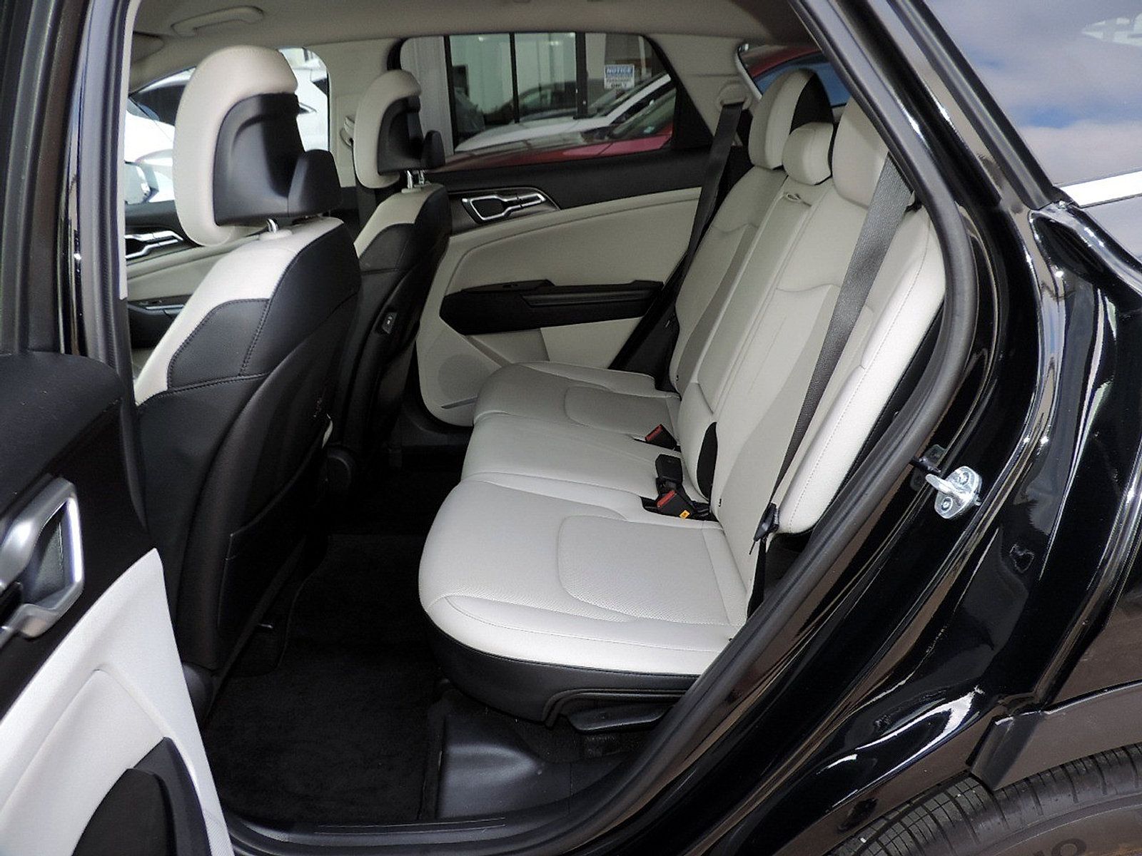 Used 2023 Kia Sportage EX FWD image 16