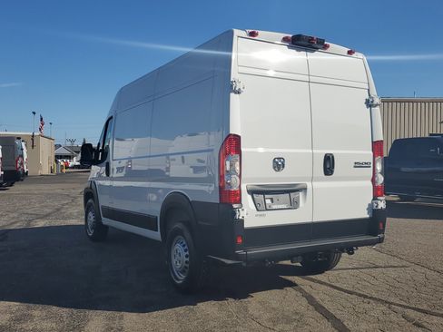 Used 2025 RAM ProMaster 1500 w/ Safety Group image 3