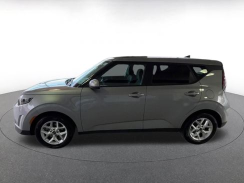 Used 2025 Kia Soul LX w/ LX Technology Package image 8