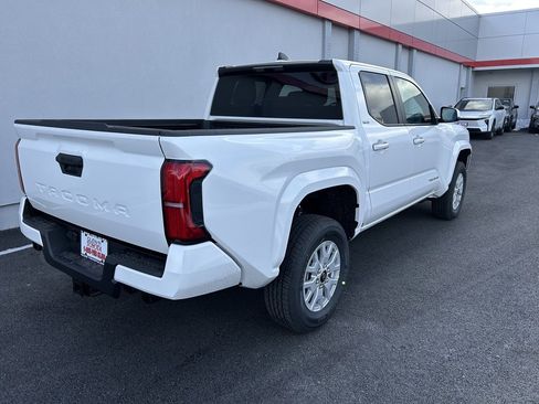 Used 2026 Toyota Tacoma SR5 image 5