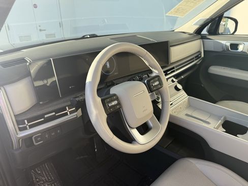 Used 2024 Hyundai Santa Fe Limited image 16