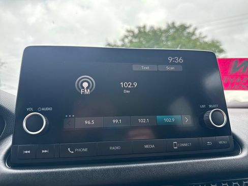 Certified 2024 Honda HR-V Sport image 32