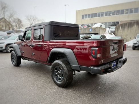 Used 2022 Jeep Gladiator Sport AWD/4WD image 12