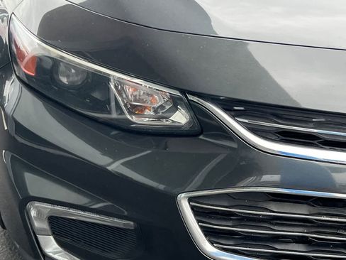 Used 2018 Chevrolet Malibu LT FWD image 14