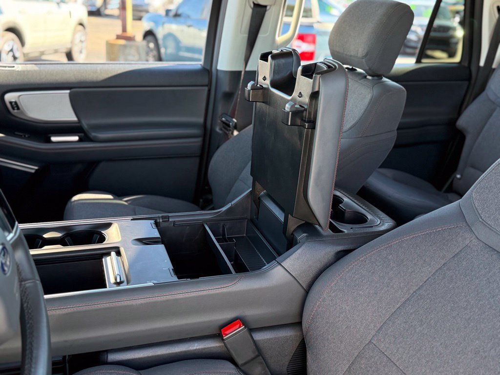 Used 2025 Ford Expedition Max Active AWD/4WD image 30