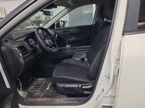 Used 2024 Nissan Rogue S AWD/4WD image 11