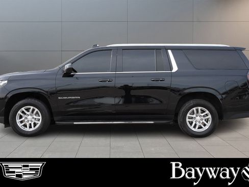 Used 2023 Chevrolet Suburban LT AWD/4WD image 4