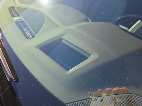 Used 2020 GMC Acadia SLT w/ Driver Alert Package II image 9