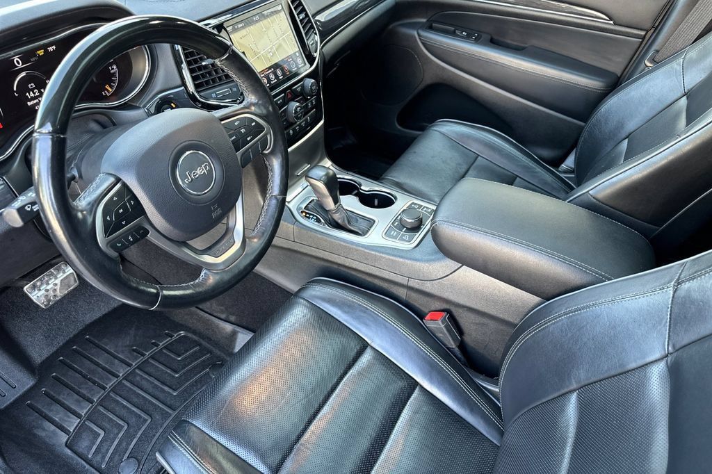 Used 2020 Jeep Grand Cherokee Overland AWD/4WD image 4