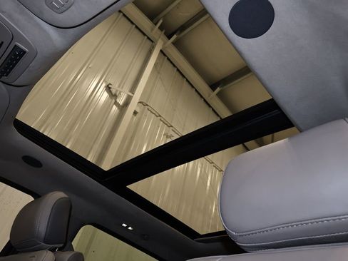 Certified 2025 Ford F350 Platinum w/ Platinum Plus Package image 38