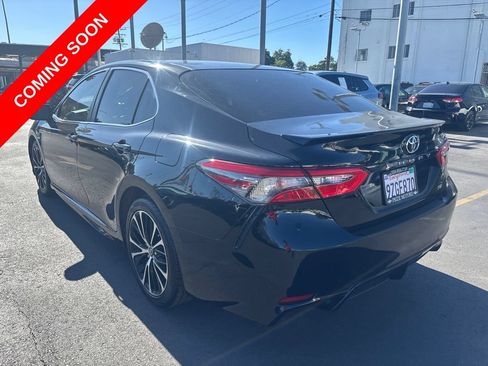 Used 2018 Toyota Camry SE FWD image 6