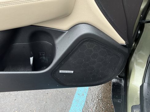 Used 2017 Subaru Outback 2.5i Limited image 19