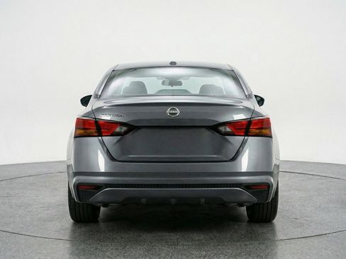 Used 2025 Nissan Altima 2.5 SV FWD image 7