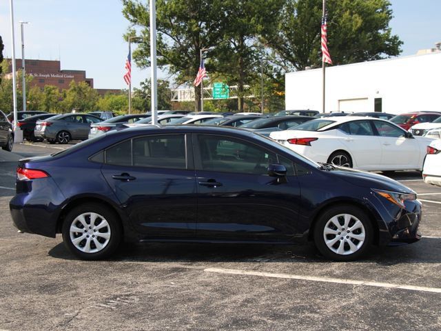 Used 2024 Toyota Corolla LE FWD image 11