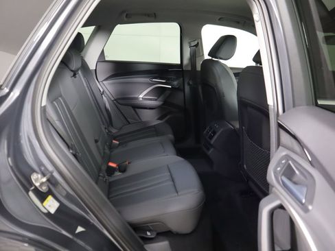 Used 2025 Audi Q5 Premium w/ Convenience Package image 23