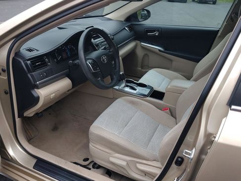 Used 2012 Toyota Camry LE FWD image 15