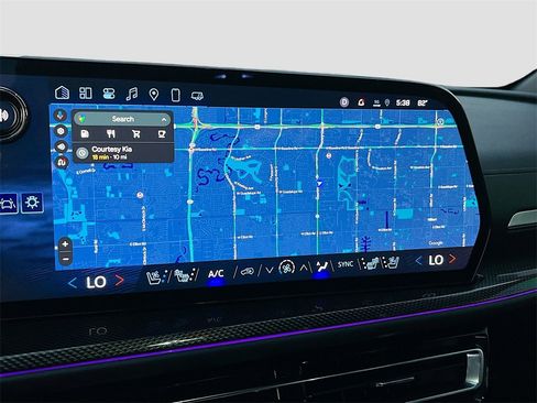 Used 2025 Chevrolet Traverse High Country image 13