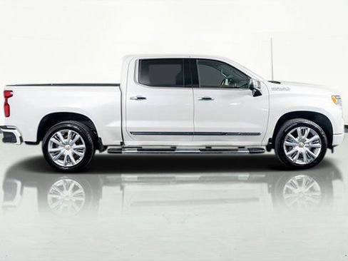 Used 2025 Chevrolet Silverado 1500 High Country w/ High Country Premium Package image 38