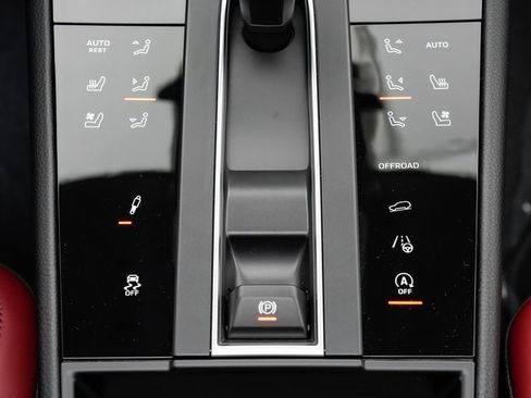 New 2025 Porsche Macan image 22