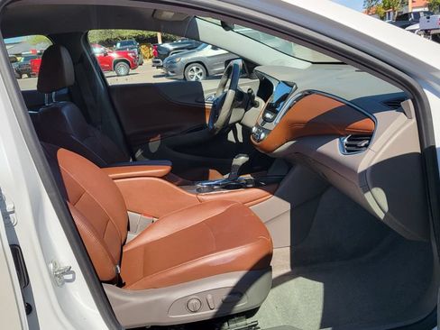 Used 2016 Chevrolet Malibu Hybrid w/ Leather Package FWD image 18