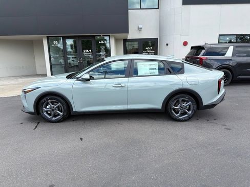 New 2026 Kia K4 FWD image 2