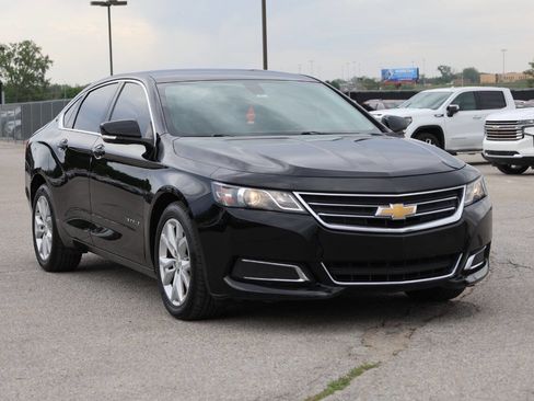Used 2017 Chevrolet Impala LT FWD image 4