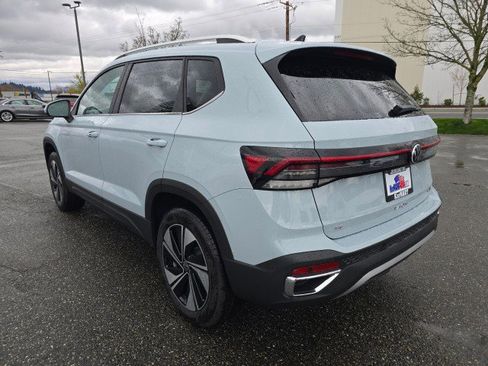 New 2026 Volkswagen Taos SE AWD/4WD image 5