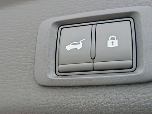 New 2026 Mitsubishi Outlander SE image 12