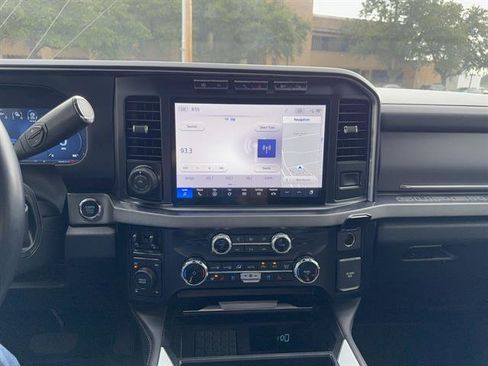 Used 2024 Ford F250 Platinum image 14