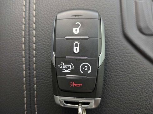 New 2026 RAM 2500 Laramie AWD/4WD image 28