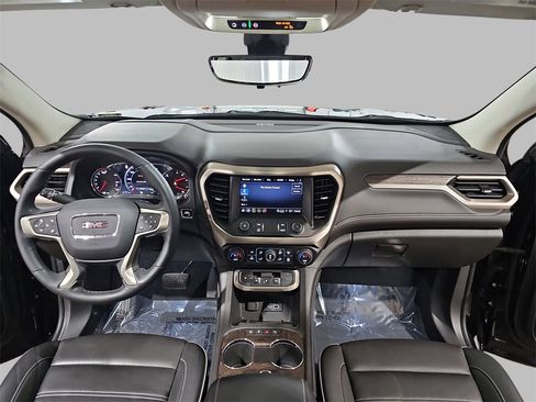 Used 2023 GMC Acadia Denali w/ Black Diamond Edition image 9