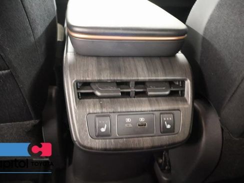 Used 2023 Nissan Ariya FWD image 34
