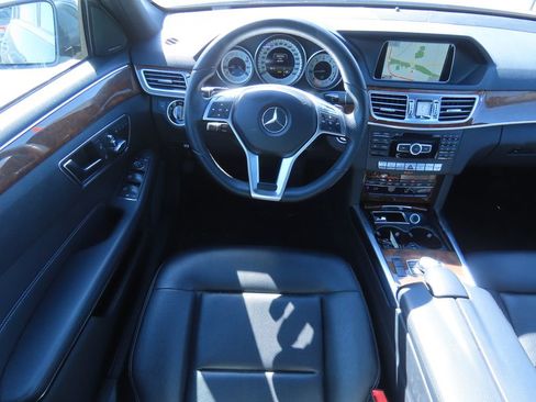Used 2014 Mercedes-Benz E 350 4MATIC Sedan image 5