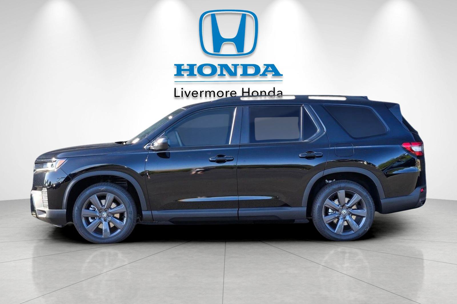 New 2026 Honda Pilot Sport image 9