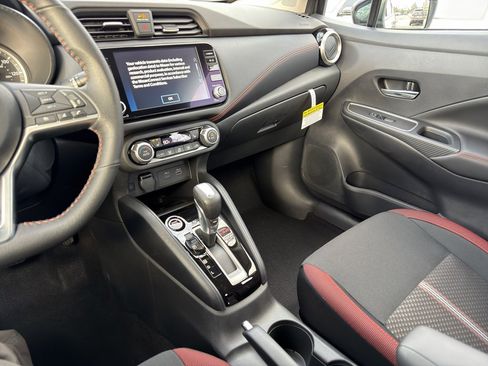 New 2025 Nissan Versa SR w/ Trunk Package image 23