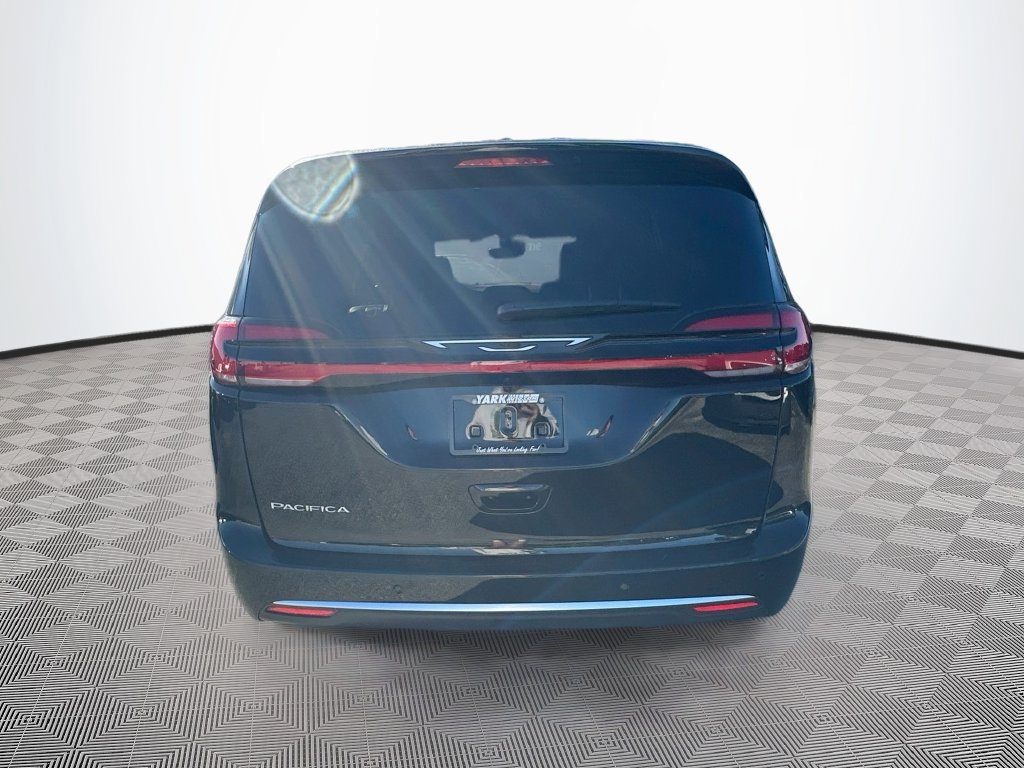 New 2027 Chrysler Pacifica Select FWD image 6