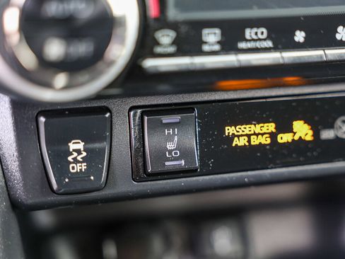 Certified 2020 Toyota RAV4 XLE image 16