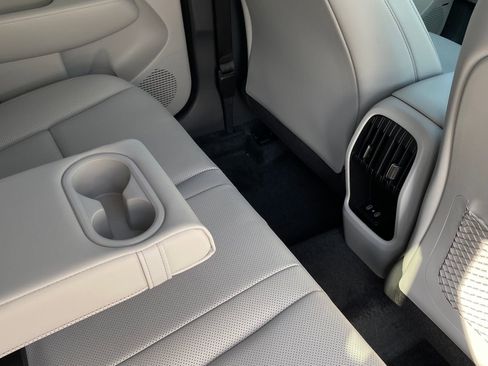 Used 2025 Hyundai Kona Limited FWD image 31