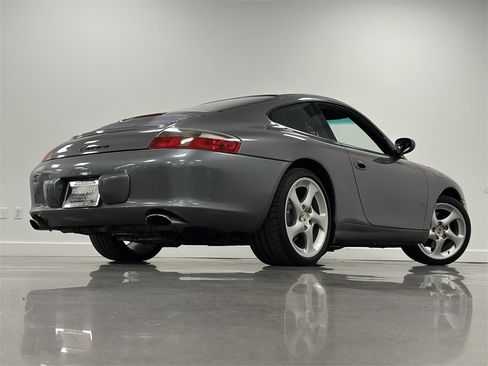 Used 2004 Porsche 911 GT3 RS image 11