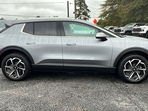 New 2026 Chevrolet Equinox EV LT image 4