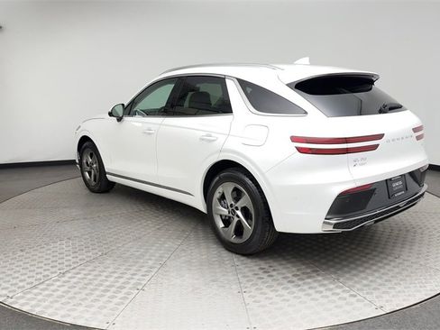 Used 2026 Genesis GV70 2.5T Advanced image 4