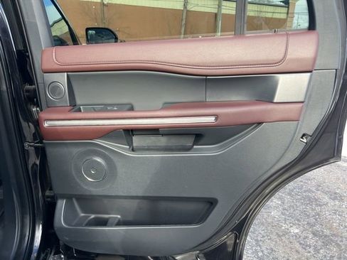 Used 2023 Ford Expedition Limited AWD/4WD image 13