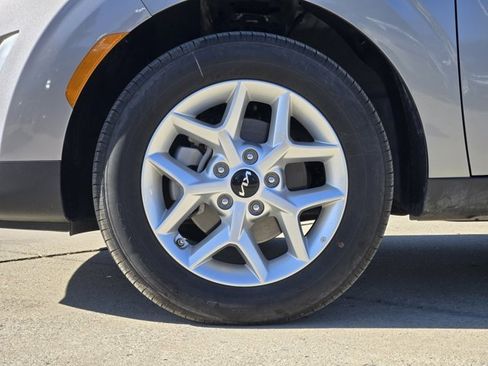 Certified 2025 Kia Soul LX image 11