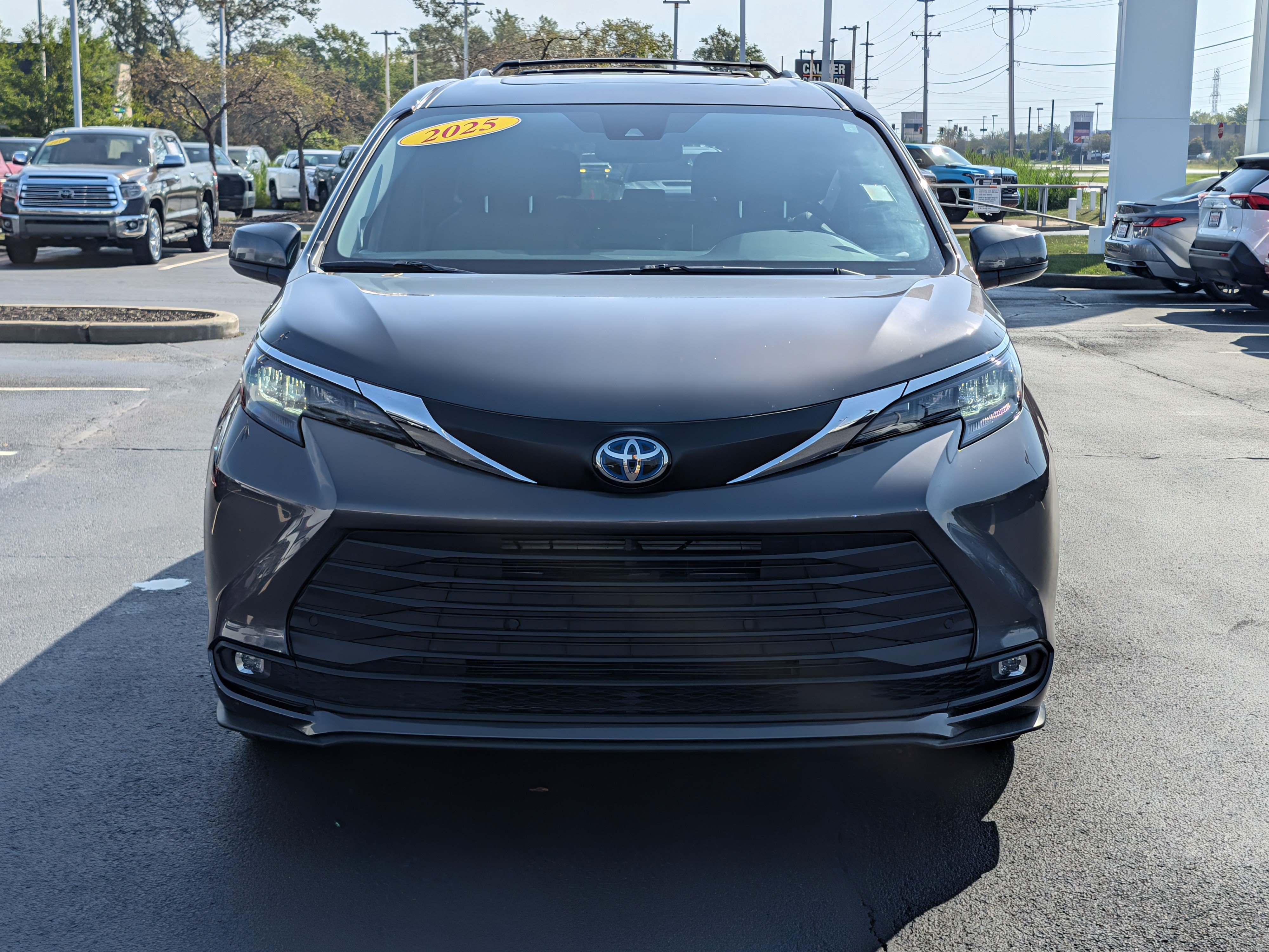 Certified 2025 Toyota Sienna XLE w/ XLE Plus Package AWD/4WD image 2